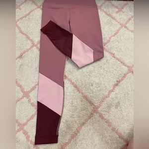 Fabletics leggings pink/burgundy size small, brand new never worn